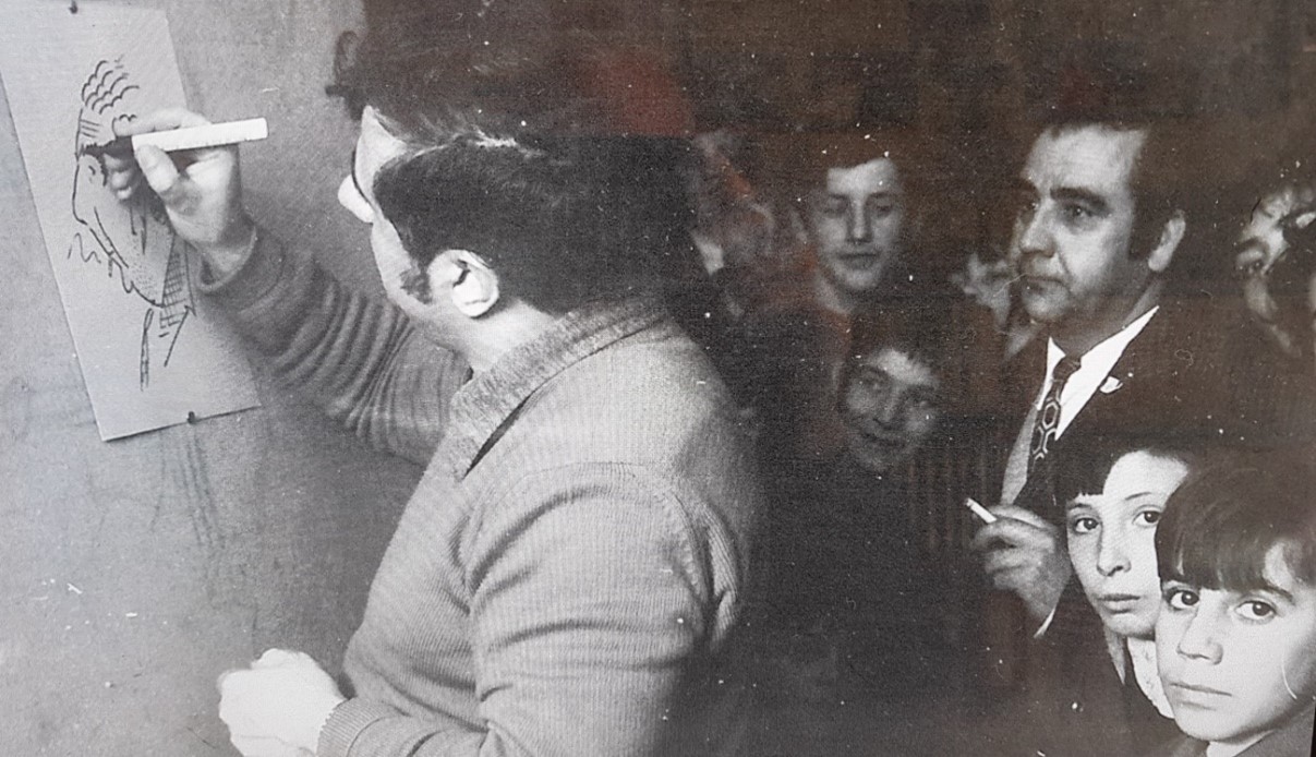 Alejandro Brioso caricaturizando a Paco Gilete